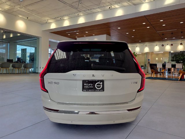 New 2026 Volvo XC90 T8 Plus w/ Protection Package Premier AWD/4WD image 6