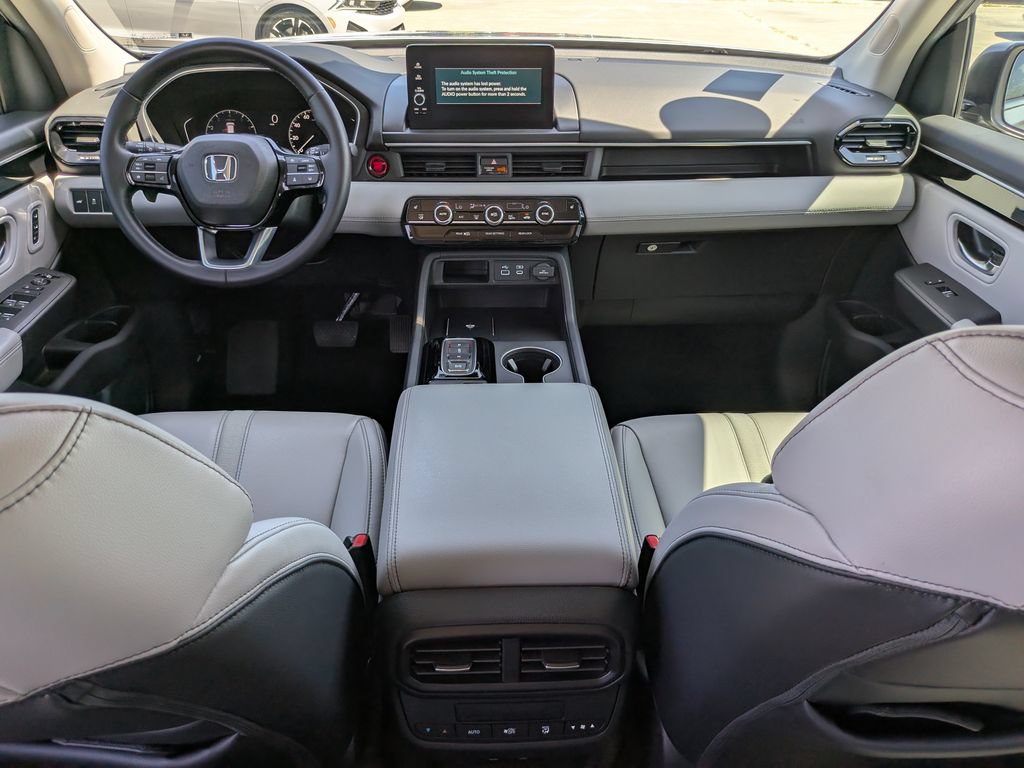 Used 2025 Honda Pilot EX-L image 15