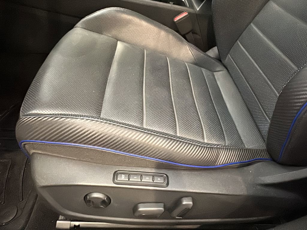 Used 2024 Volkswagen Golf R image 14