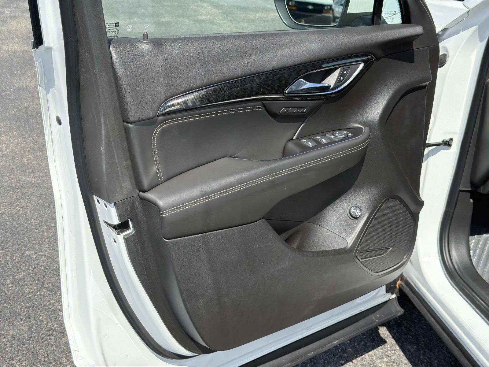 Used 2023 Buick Envision Essence image 17