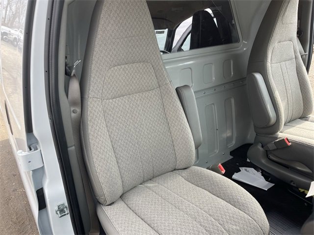 New 2024 GMC Savana 2500 w/ Driver Convenience Package image 17