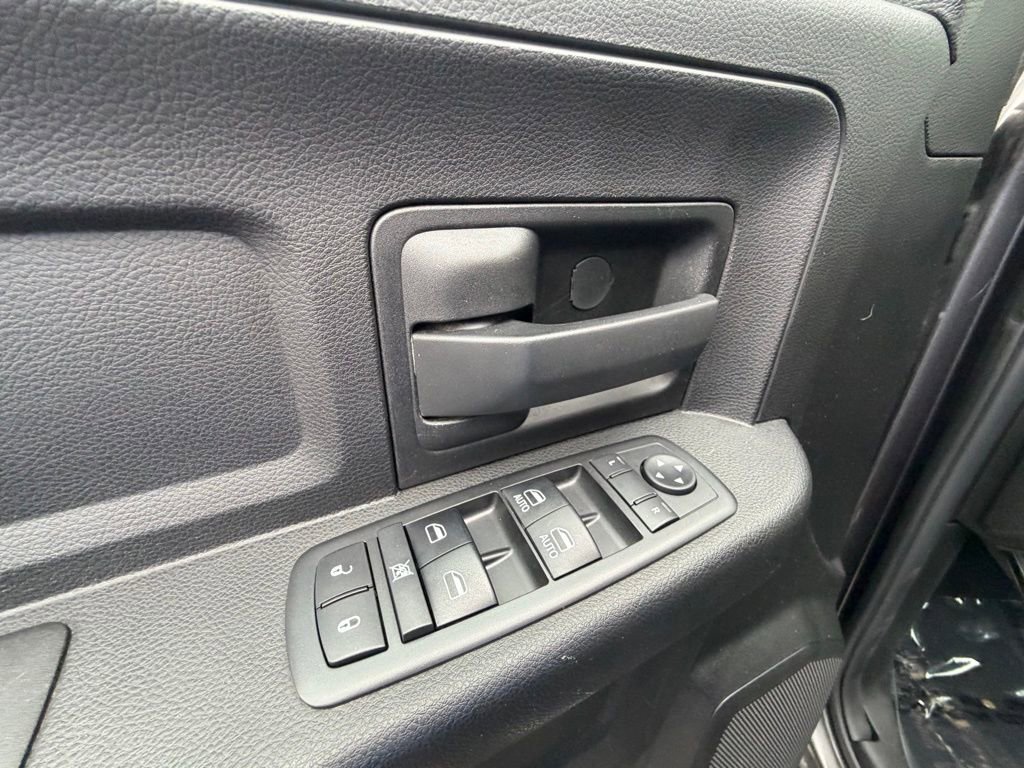 Used 2018 RAM 2500 Tradesman w/ Chrome Appearance Group image 22