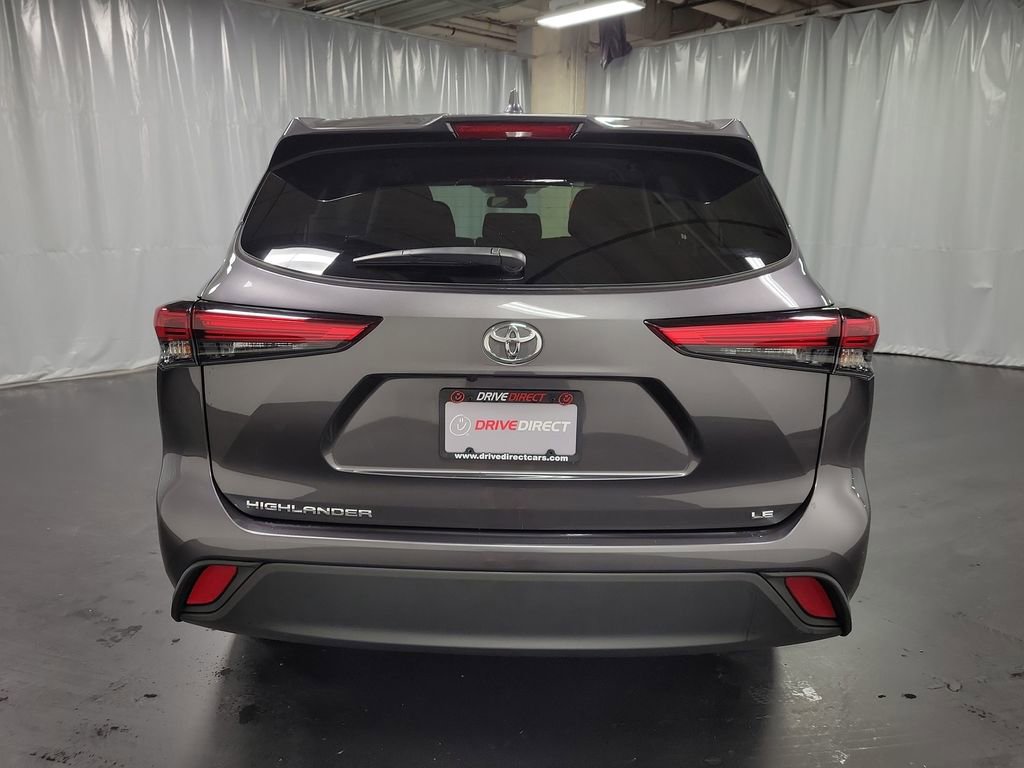 Used 2021 Toyota Highlander LE image 7