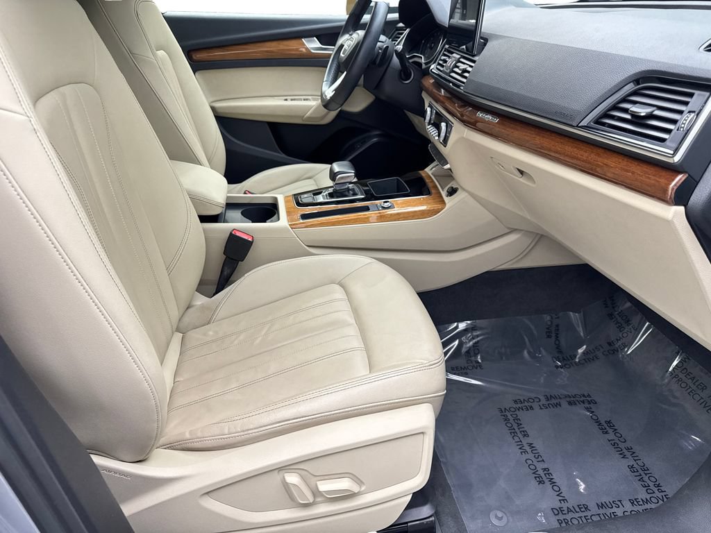 Used 2023 Audi Q5 2.0T Premium w/ Convenience Package AWD/4WD image 45