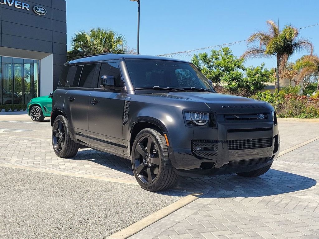 Used 2024 Land Rover Defender 110 X-Dynamic SE image 7