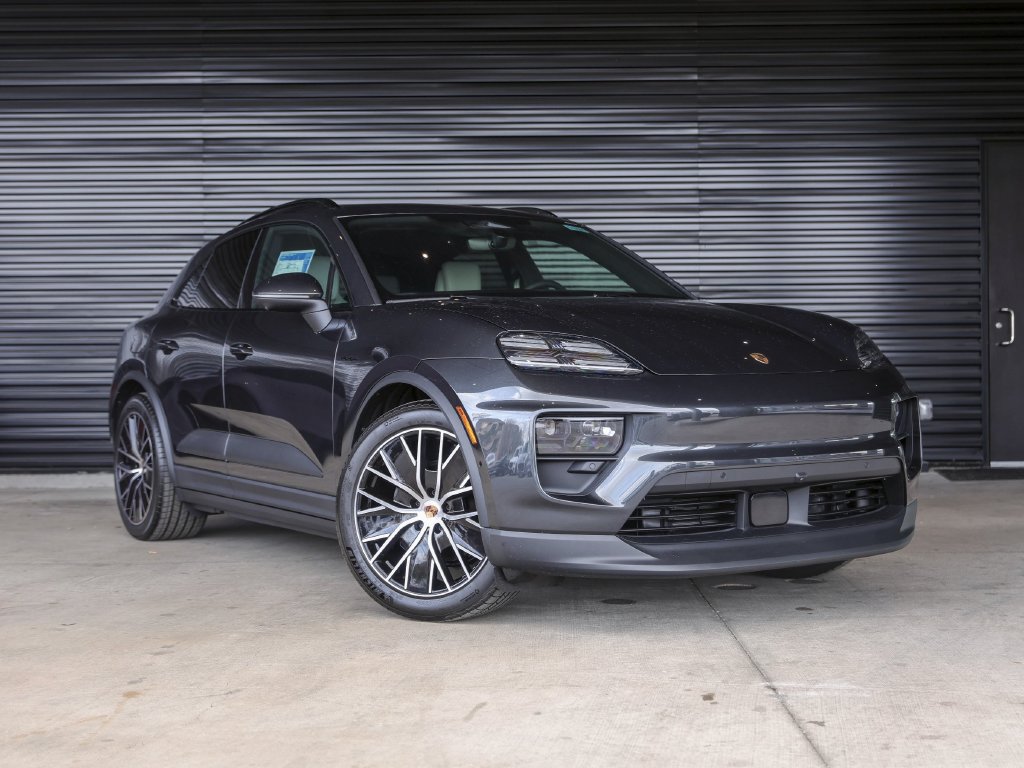 New 2026 Porsche Macan Electric RWD image 8