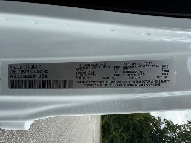 New 2025 Jeep Gladiator Mojave w/ Steel Bumper Group image 33