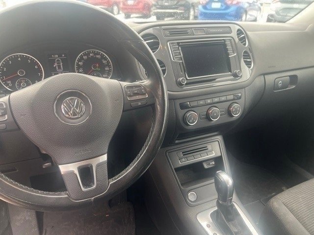 Used 2018 Volkswagen Tiguan Limited w/ Premium Package image 7