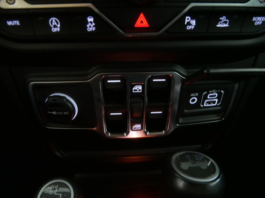 Used 2021 Jeep Wrangler Unlimited Sahara w/ Uconnect 4C Nav & Sound Group image 33