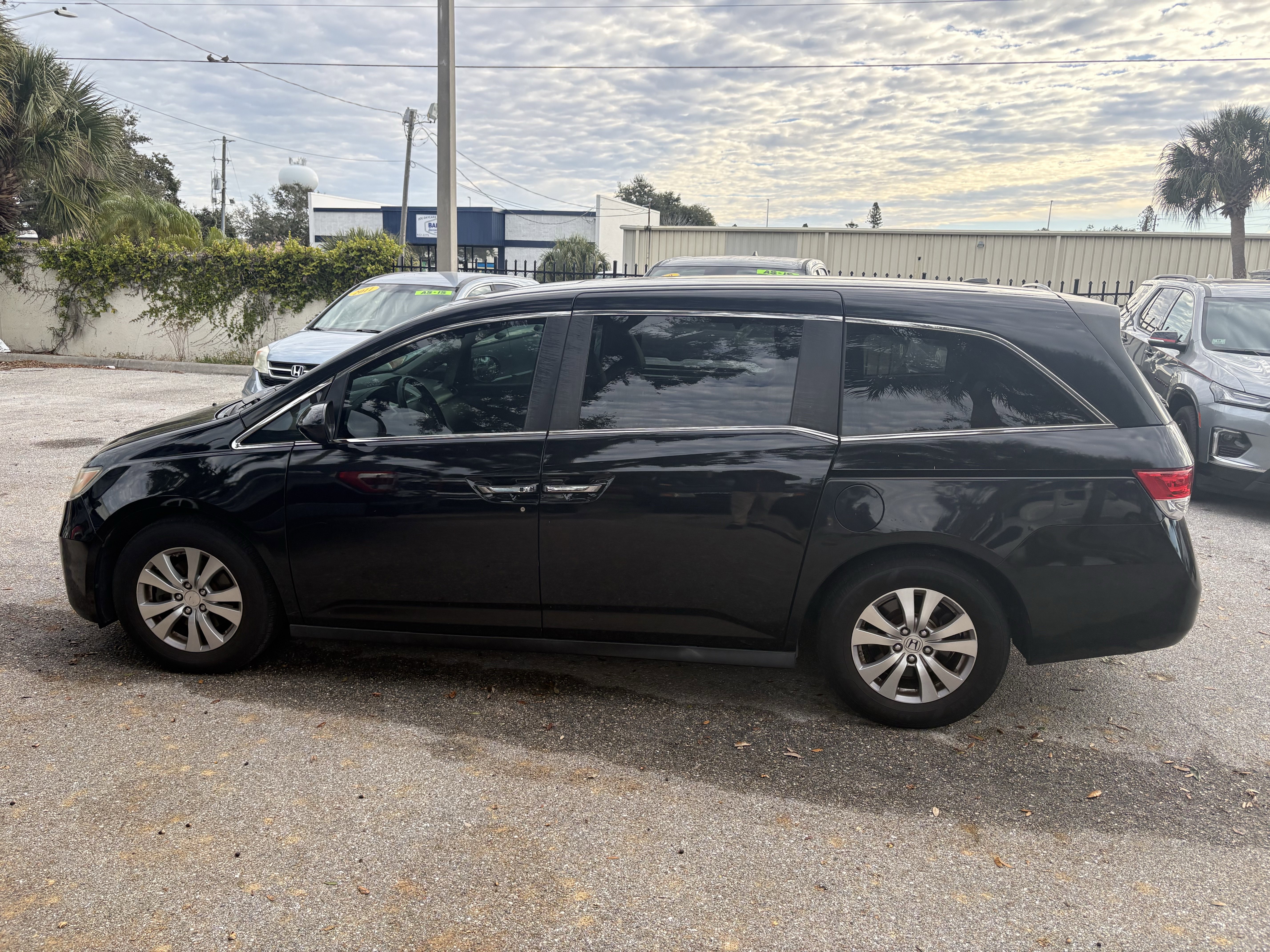 Used 2016 Honda Odyssey EX-L image 2