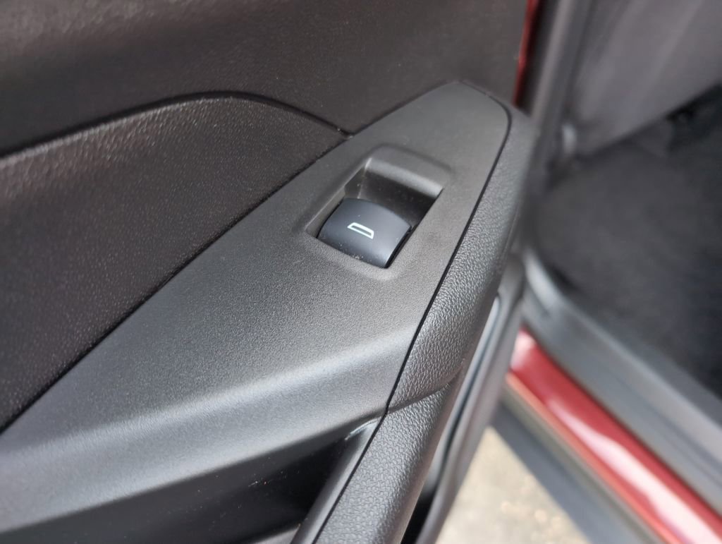 Used 2024 Chevrolet Trax RS w/ Driver Confidence Package image 11