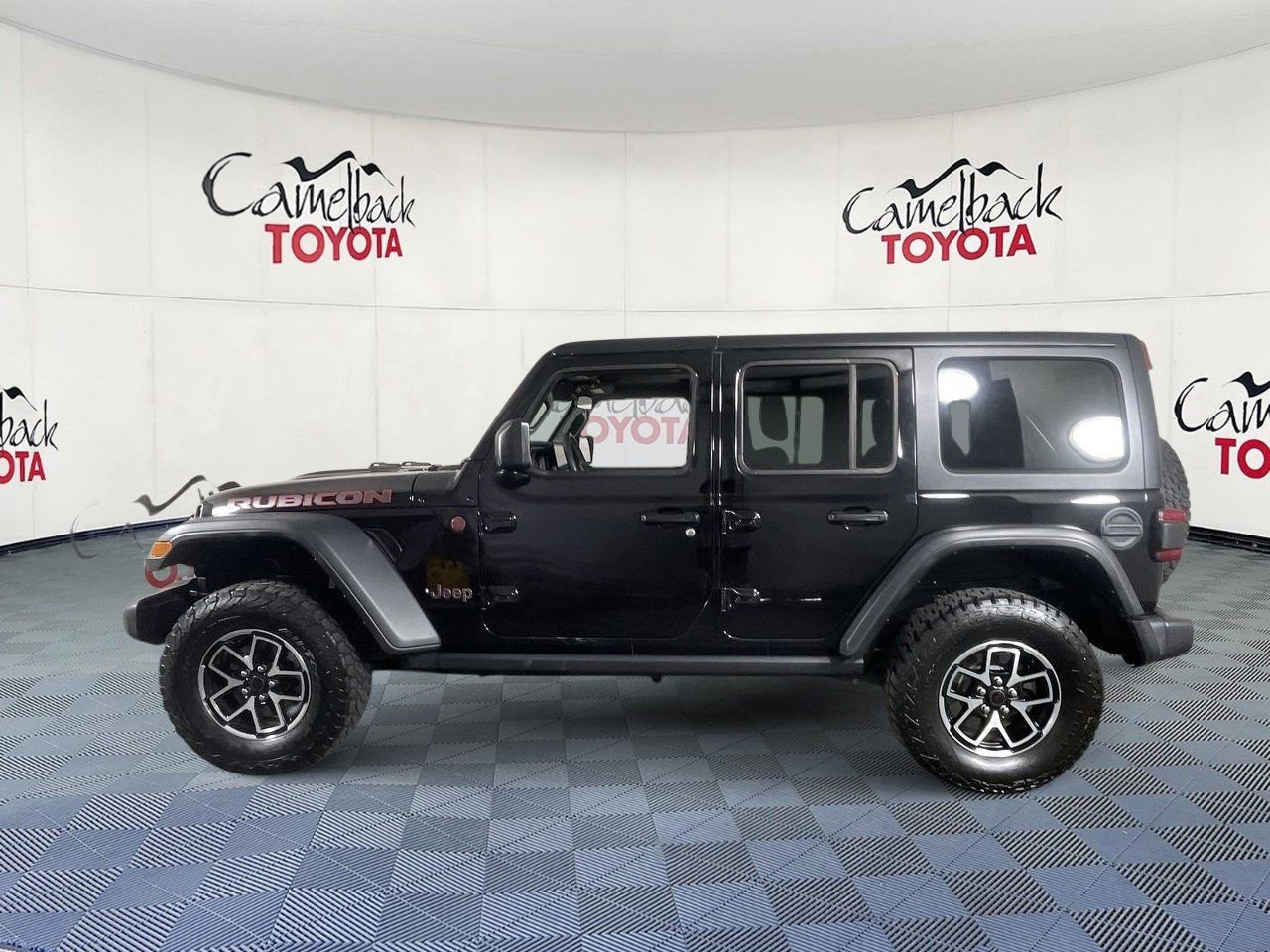 Used 2025 Jeep Wrangler Unlimited Rubicon image 4