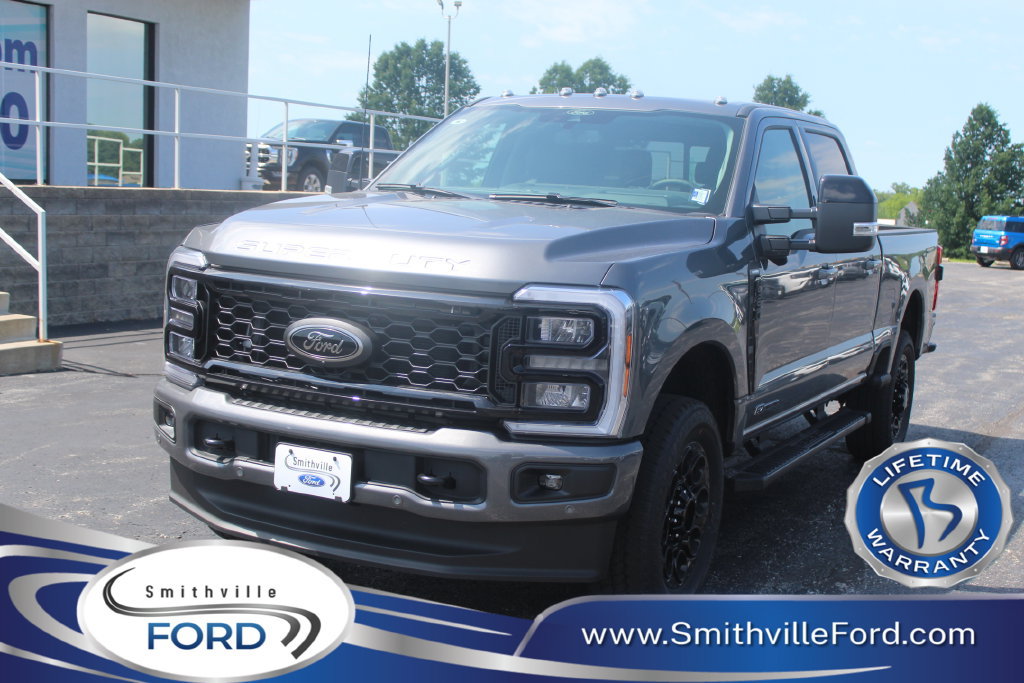 New 2026 Ford F350 Lariat w/ Black Appearance Package