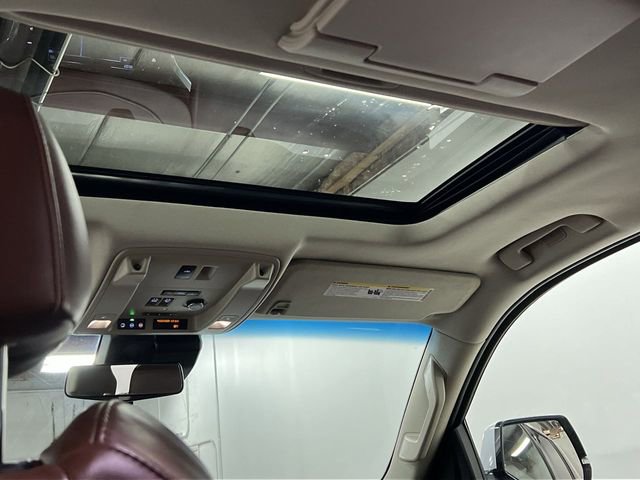 Used 2018 Cadillac Escalade ESV Premium Luxury image 19