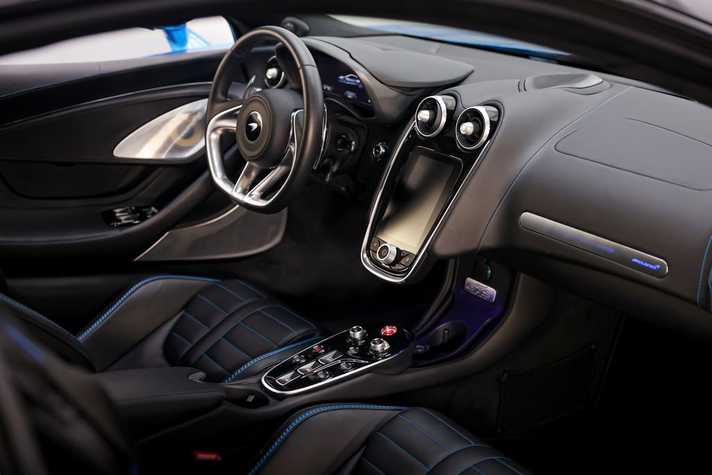 Used 2025 McLaren GTS image 17