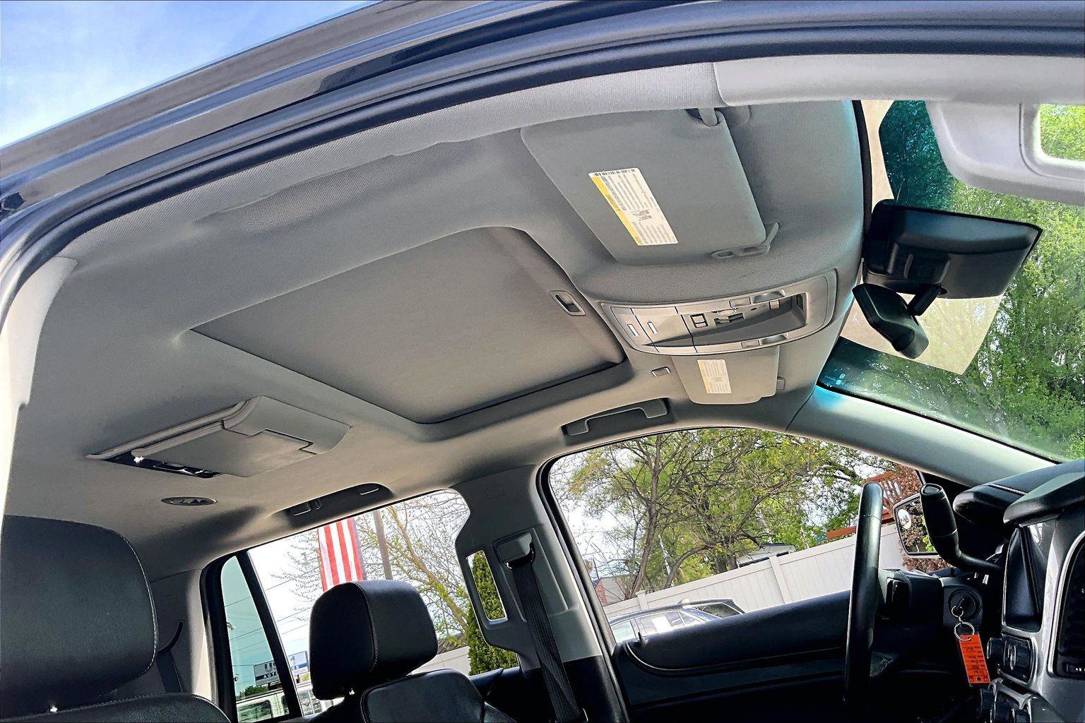 Used 2018 Chevrolet Tahoe LT AWD/4WD image 23