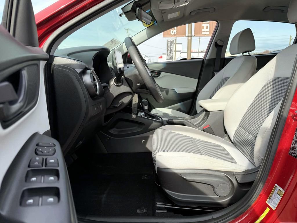 Certified 2022 Hyundai Kona SE image 9