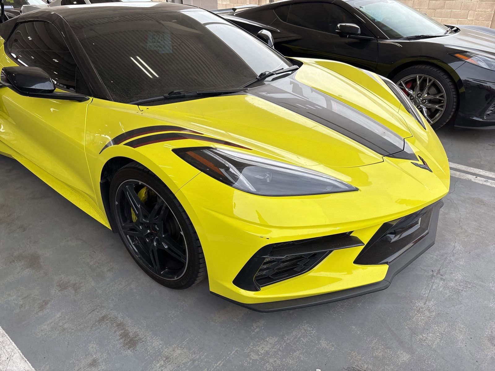 Used 2021 Chevrolet Corvette Stingray Premium Conv w/ Z51 Performance Package RWD image 4