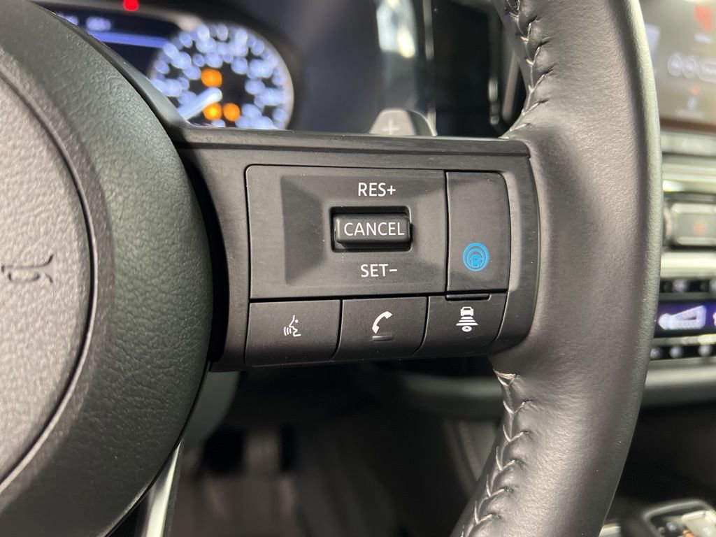 Used 2025 Nissan Pathfinder SV AWD/4WD image 19
