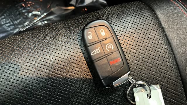 Used 2018 Dodge Durango R/T AWD/4WD image 21