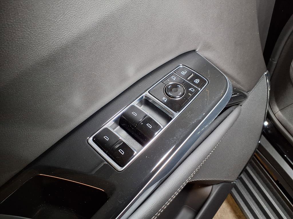 New 2026 Cadillac Escalade ESV Luxury image 16