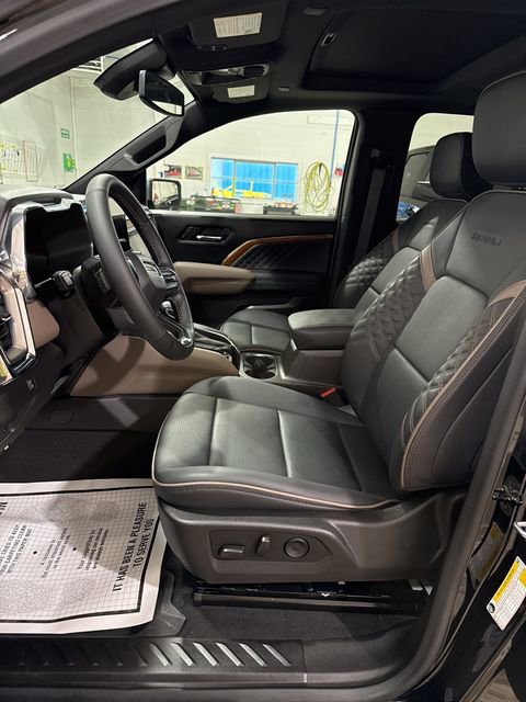 Used 2024 GMC Canyon Denali AWD/4WD image 10