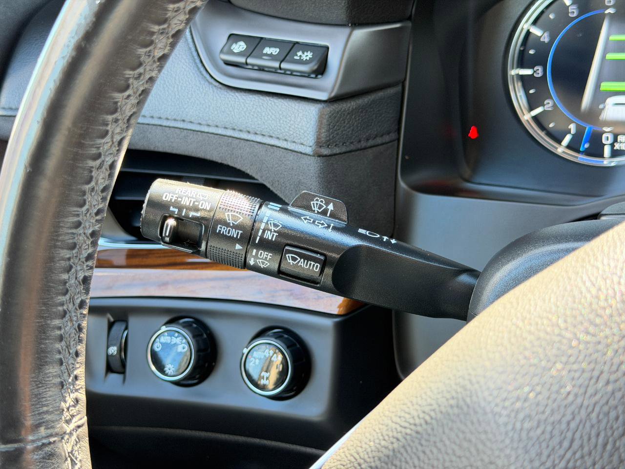 Used 2018 Cadillac Escalade Luxury AWD/4WD image 83