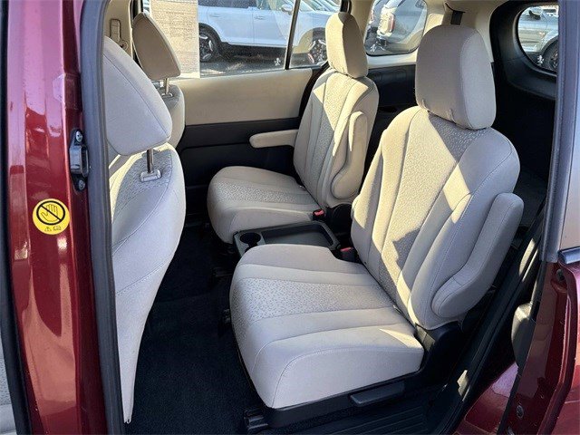 Used 2012 MAZDA MAZDA5 Touring w/ Moonroof & Audio Pkg image 17