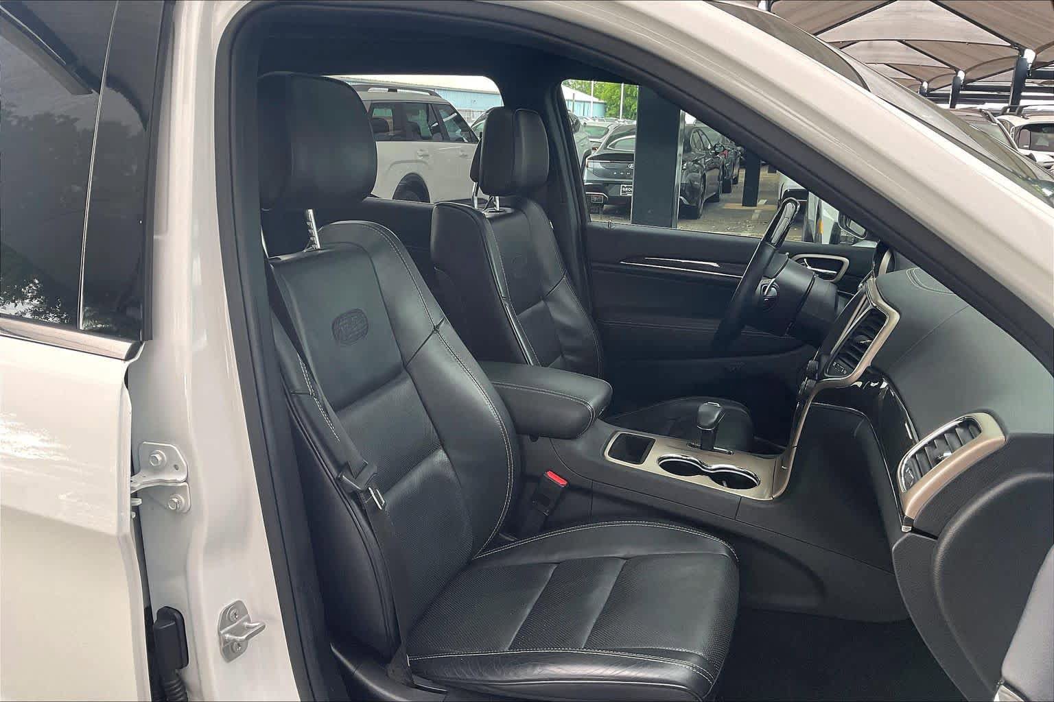 Used 2015 Jeep Grand Cherokee Overland RWD image 9
