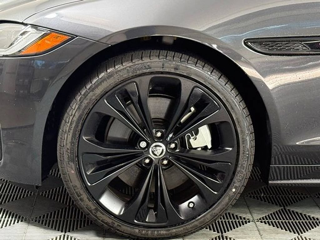 New 2024 Jaguar XF R-Dynamic SE AWD/4WD image 13