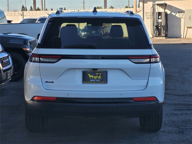 Certified 2023 Jeep Grand Cherokee Altitude image 5