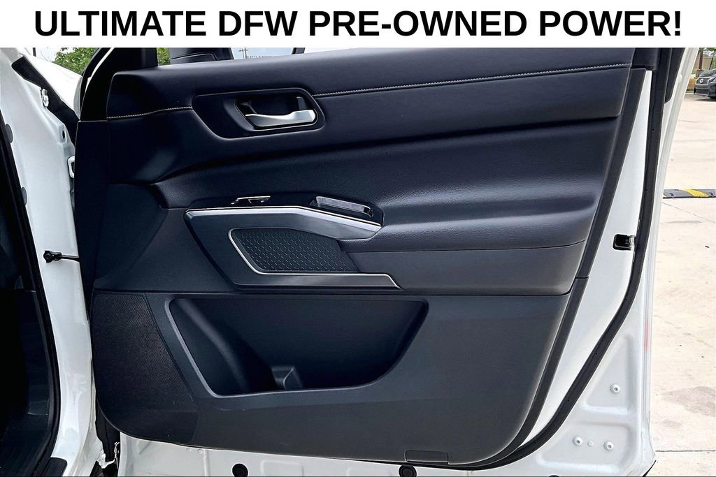 Used 2024 Nissan Pathfinder SL FWD image 20