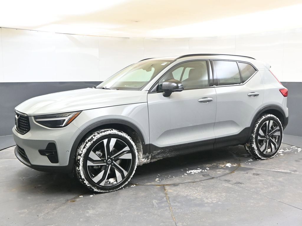 New 2026 Volvo XC40 B5 Ultra w/ Protection Package Premier image 2
