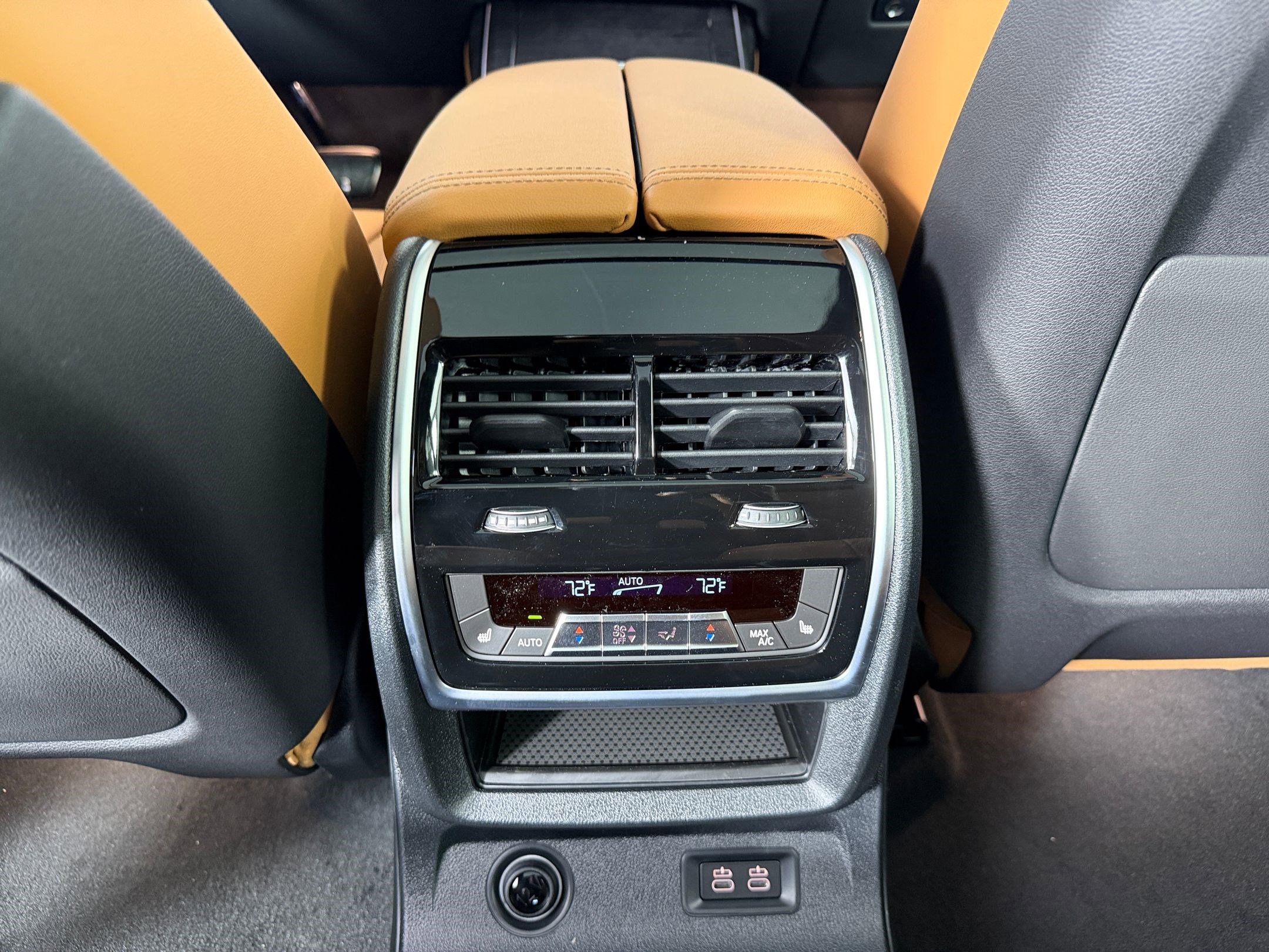 New 2027 BMW X7 xDrive40i image 30