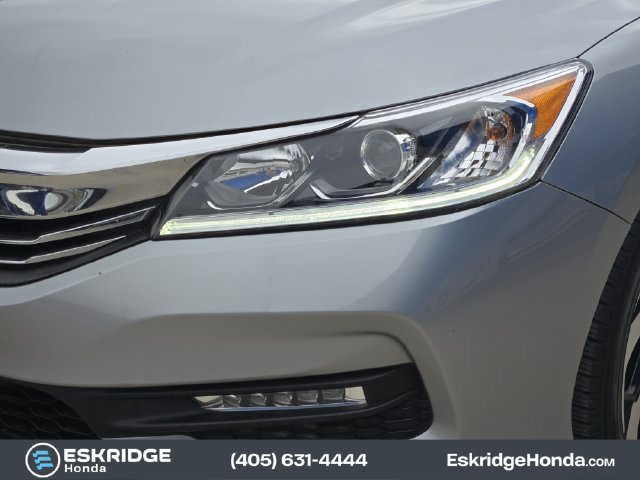 Used 2017 Honda Accord EX-L image 10