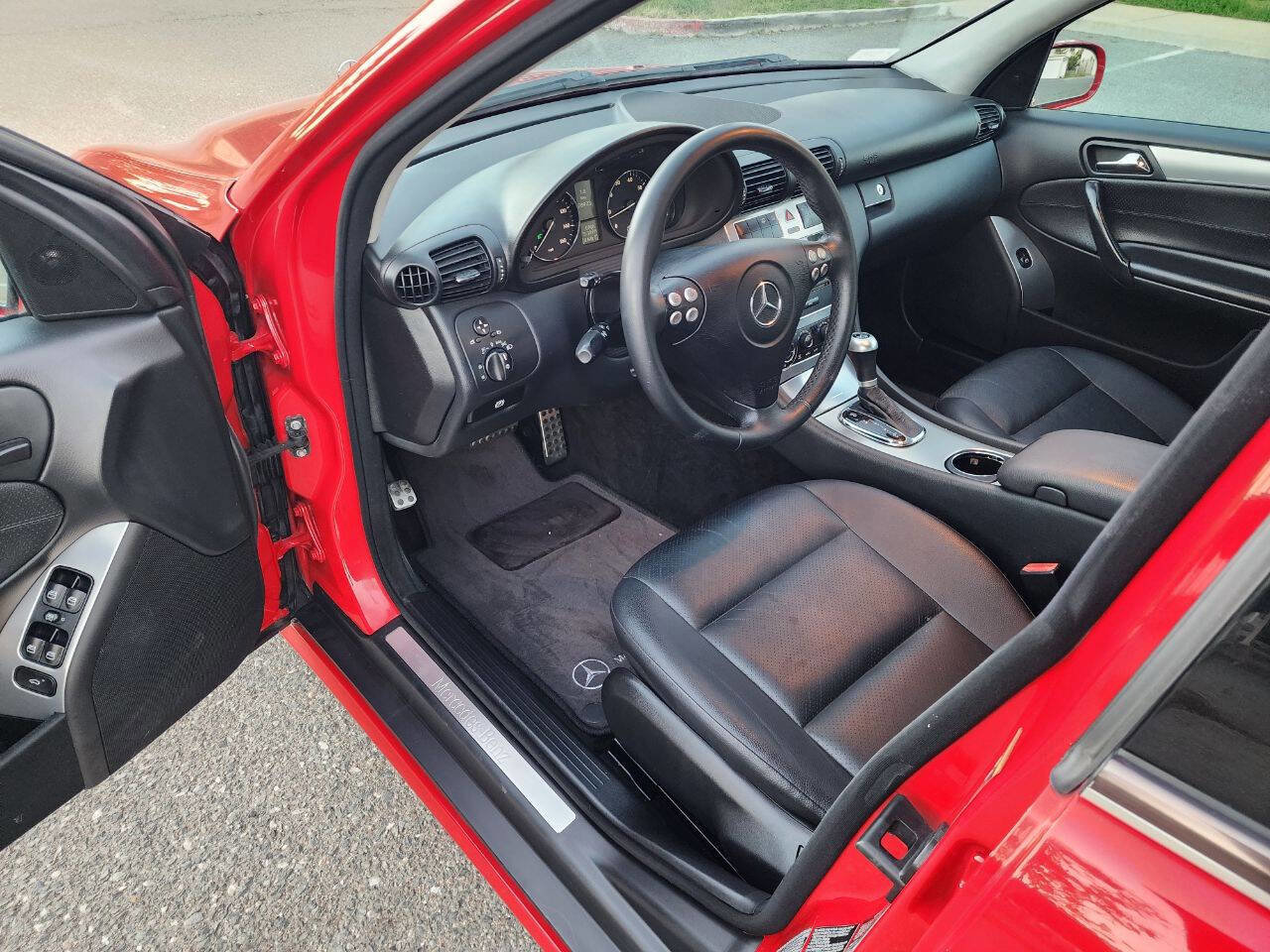 Used 2005 Mercedes-Benz C 230 Sedan image 13