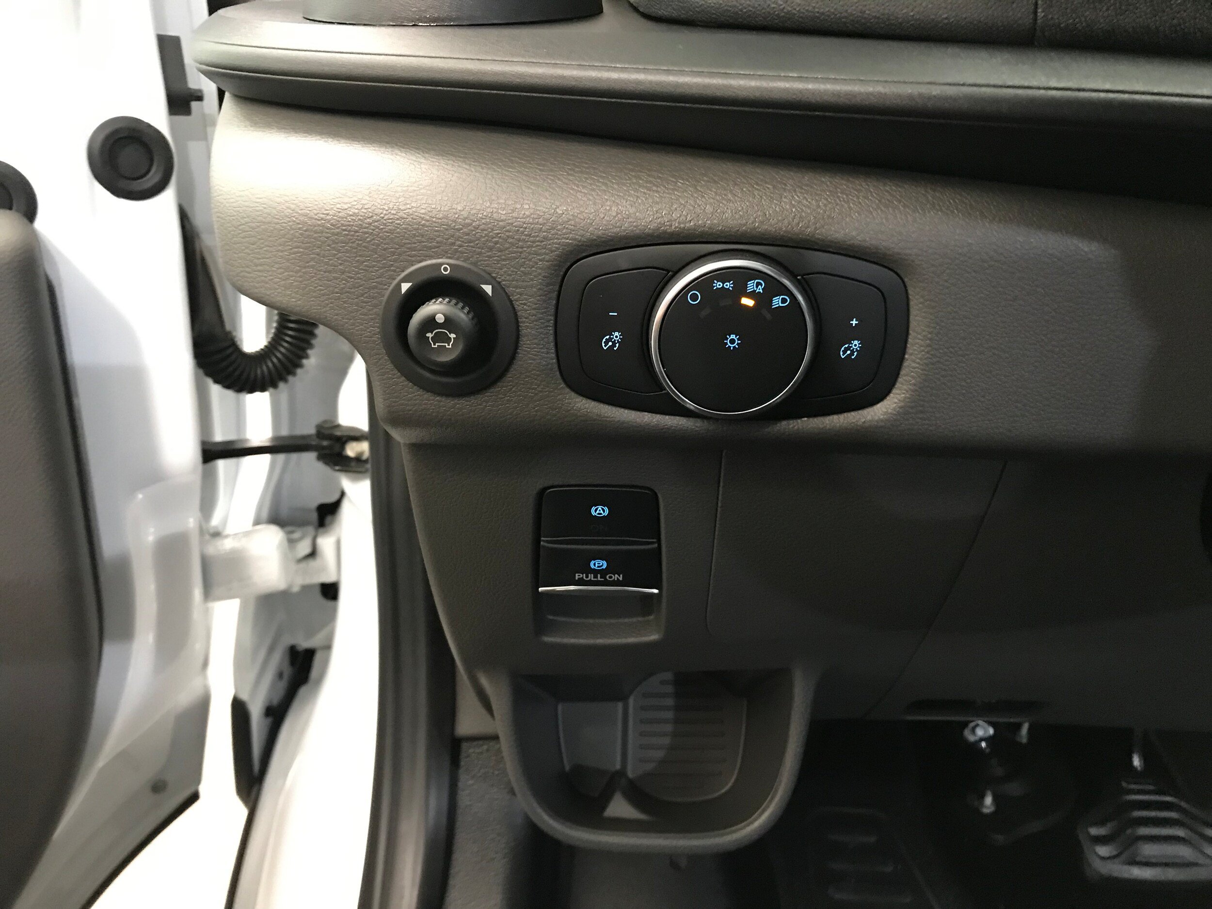 New 2027 Ford Transit 250 Low Roof RWD image 12