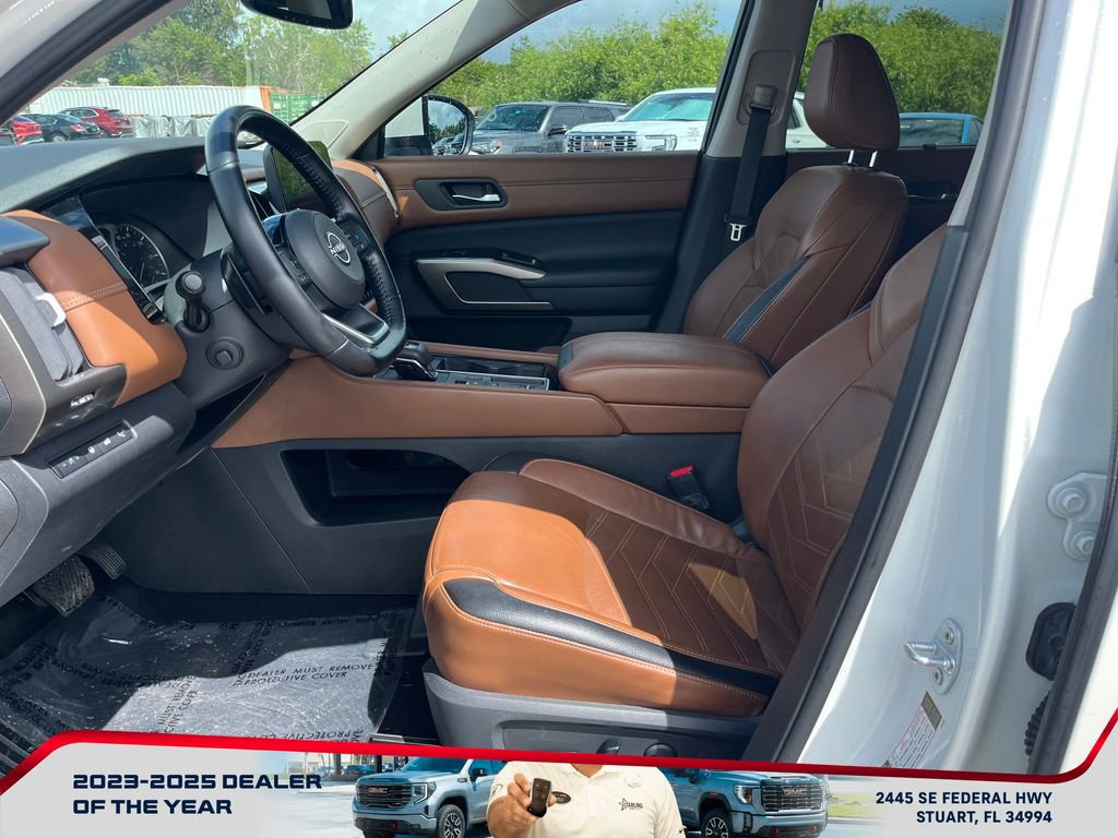 Used 2022 Nissan Pathfinder Platinum w/ Cargo Package image 9