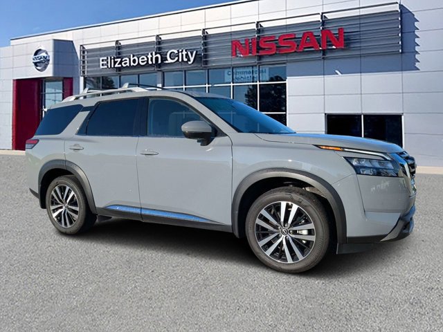 New 2025 Nissan Pathfinder Platinum w/ Cargo Package