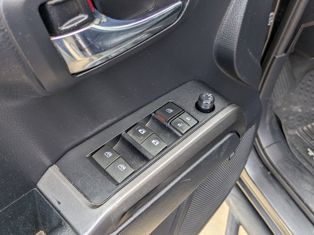 Used 2019 Toyota Tacoma TRD Off-Road w/ TRD Premium Off Road Package RWD image 8
