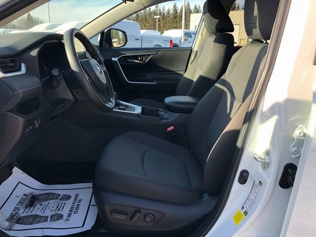 Used 2025 Toyota RAV4 XLE image 15