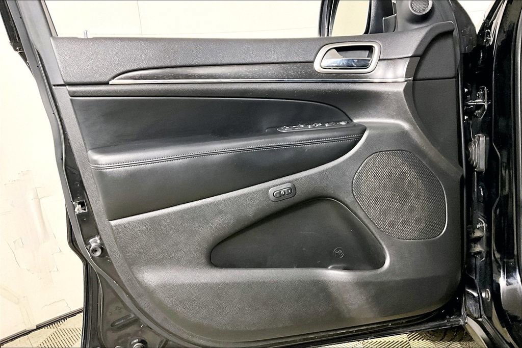 Used 2018 Jeep Grand Cherokee Limited image 20