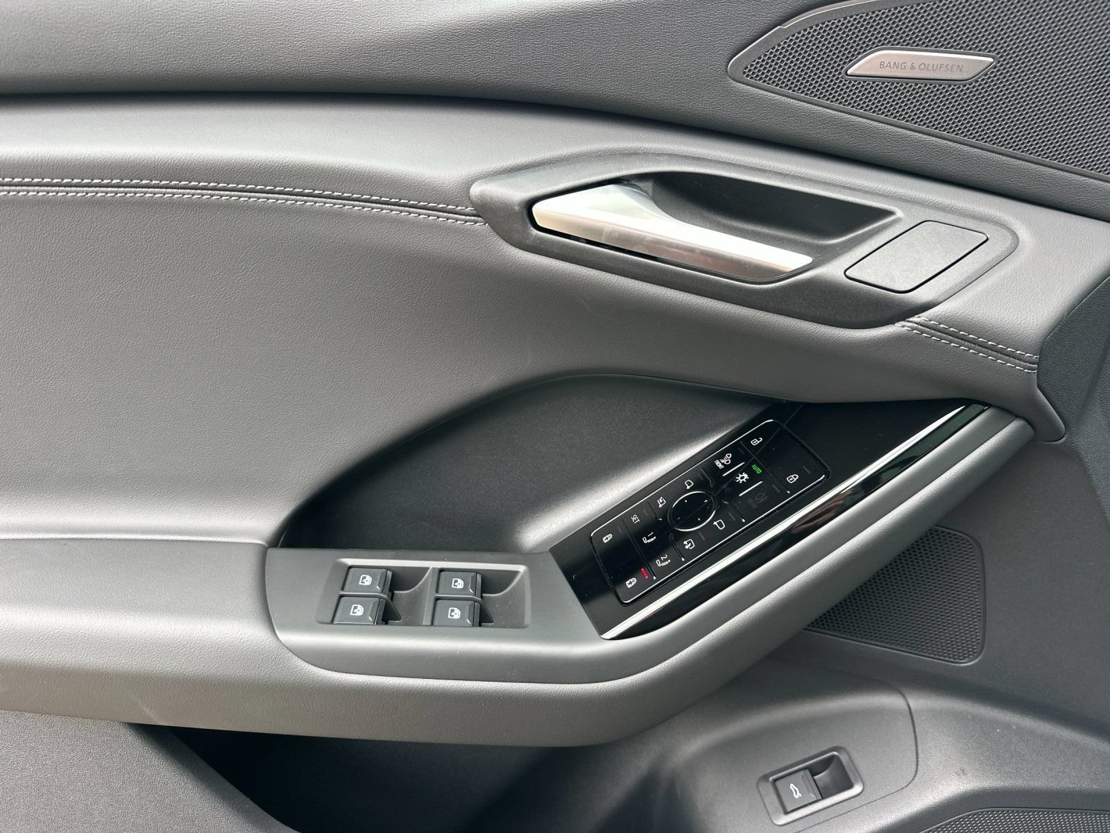 New 2027 Audi Q6 e-tron Premium Plus AWD/4WD image 10