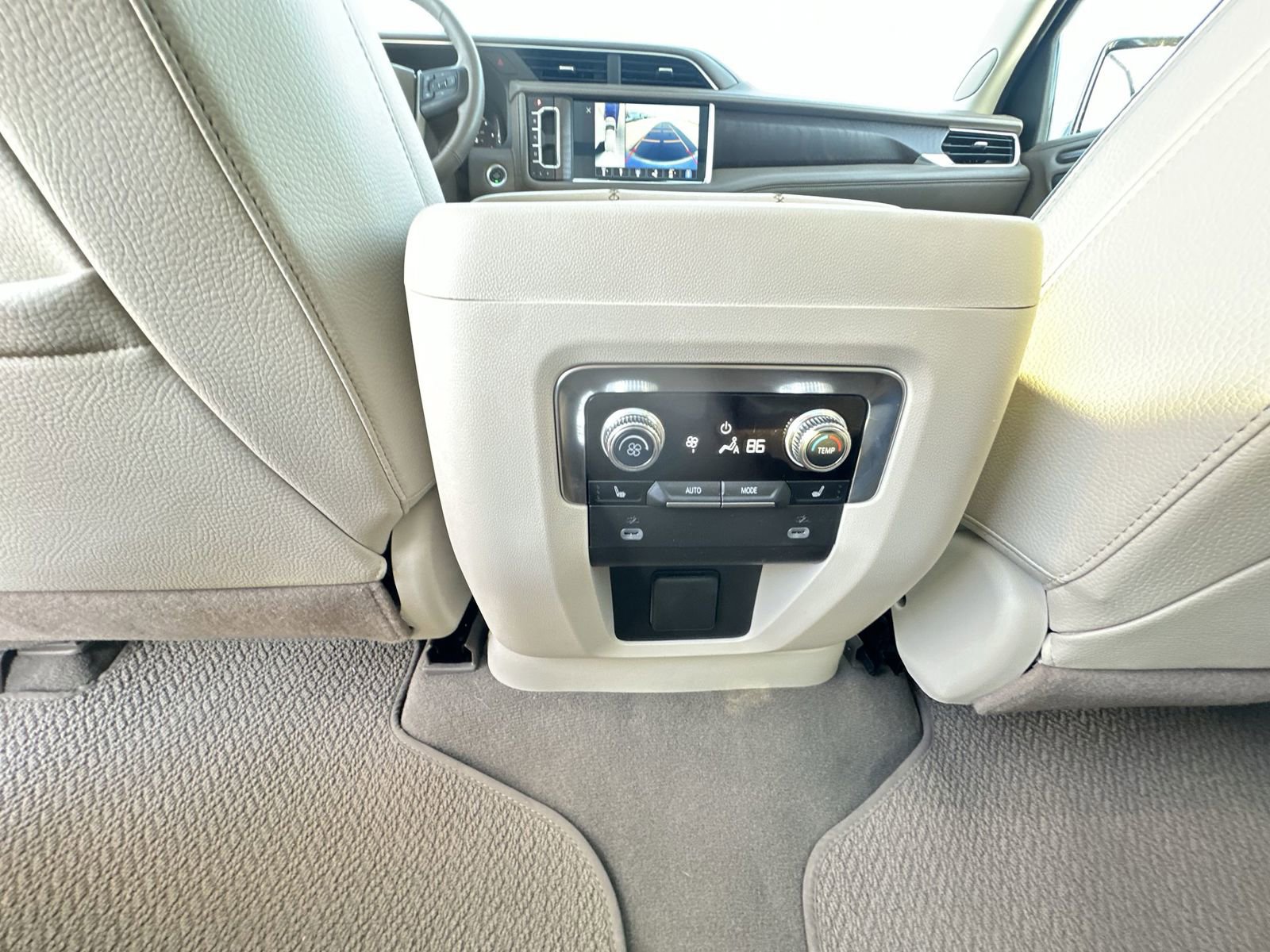 Used 2023 GMC Yukon Denali AWD/4WD image 22