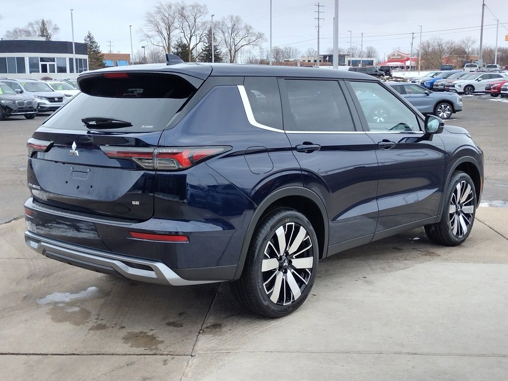 New 2026 Mitsubishi Outlander SE image 16