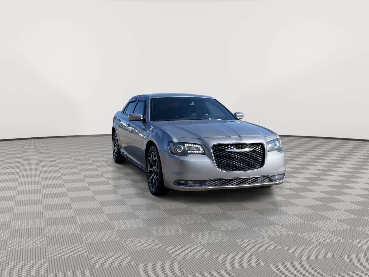Used 2018 Chrysler 300 S AWD/4WD image 3