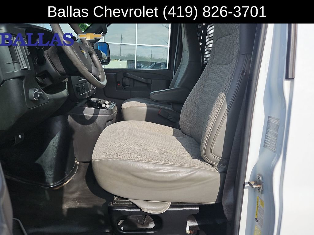 Used 2017 Chevrolet Express 2500 image 19
