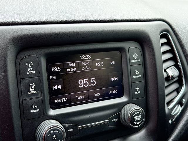 Used 2018 Jeep Compass Latitude image 15