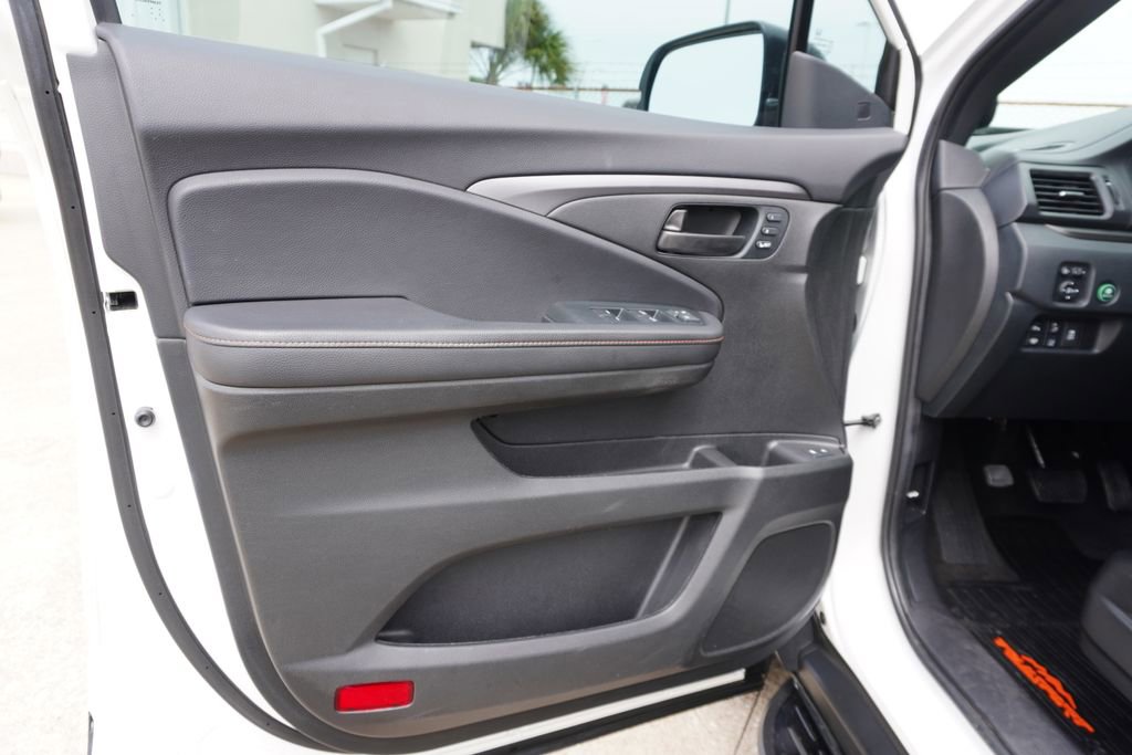 Used 2023 Honda Passport TrailSport image 8