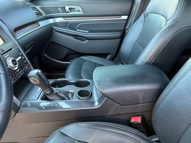 Used 2018 Ford Explorer Limited image 24